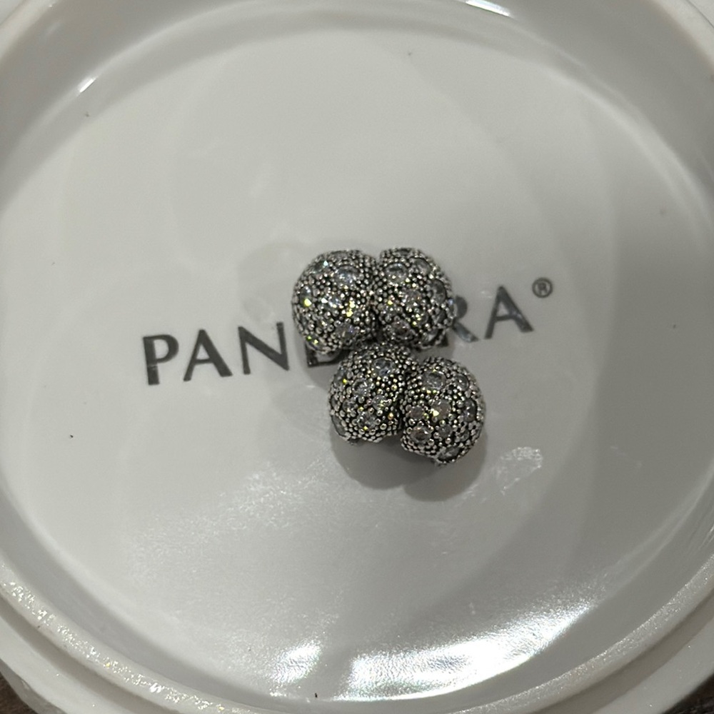 Pandora Clips